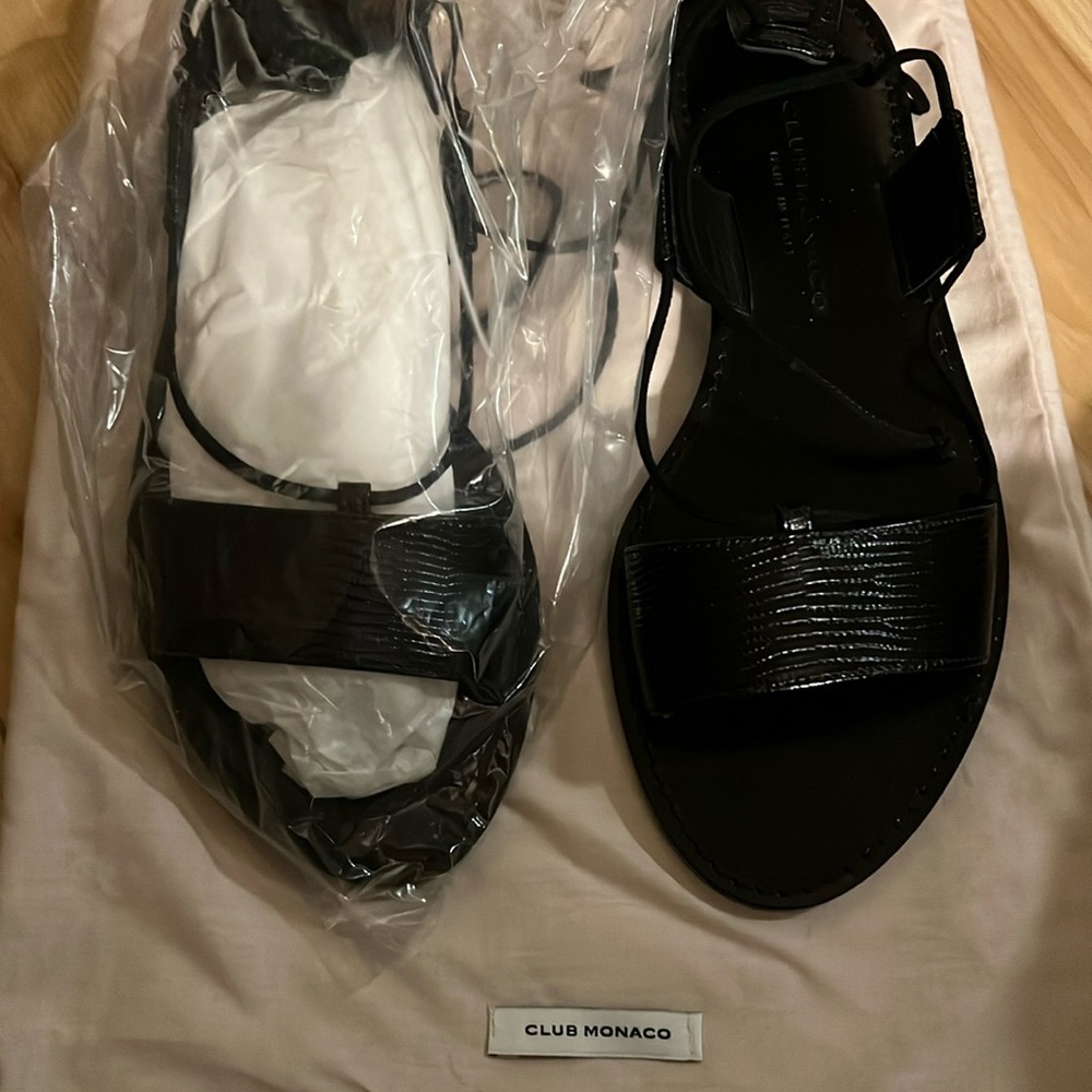 BNWOT Club Monaco Black Sandal Size 37